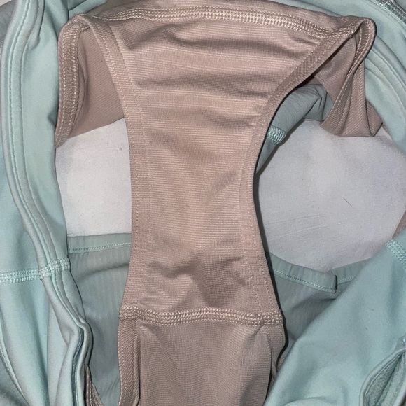 Lululemon Speed Up Short 2.5” Size 6 Minty Light Blue/Green - Picture 3 of 4